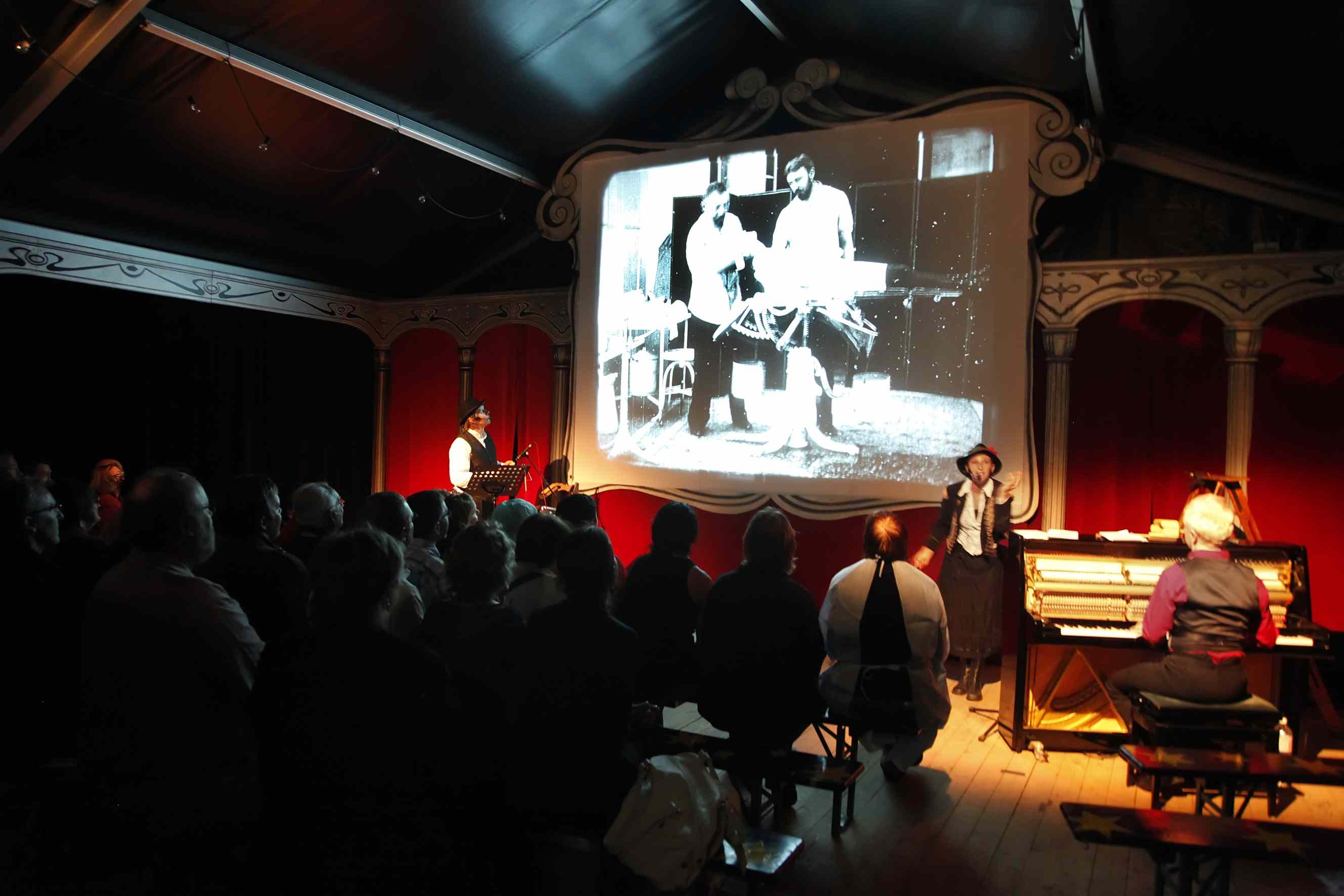 Public dans Crazy Cinématographe à la Schouberfouer