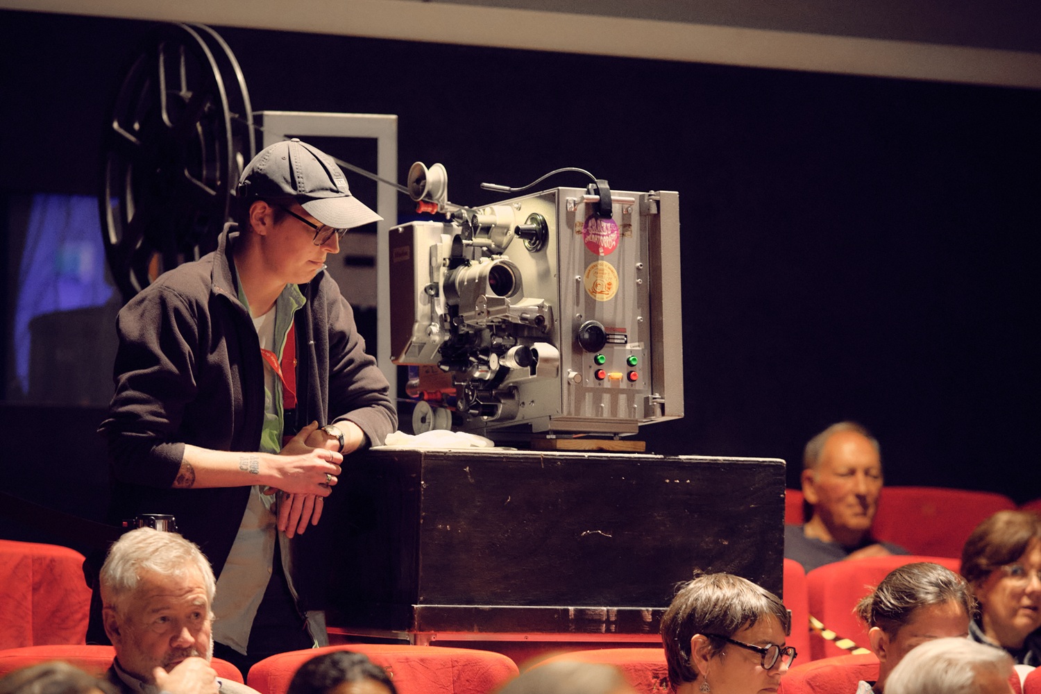 Projectioniste pendant la Soirée de Clôture 