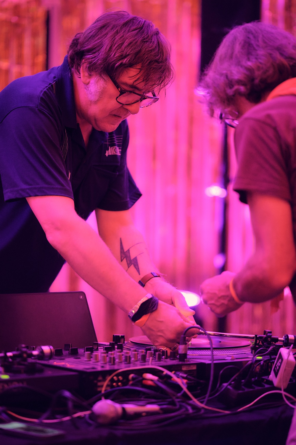 DJ pendant la Soirée de Clôture 