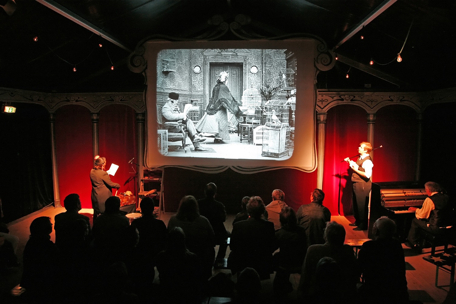 Interieur du Crazy Cinématographe